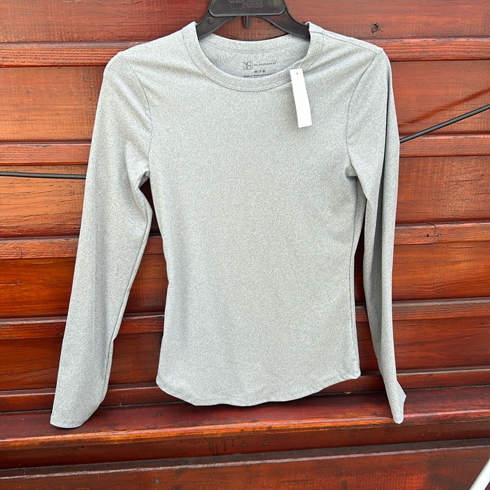 Gray long sleeve shirt